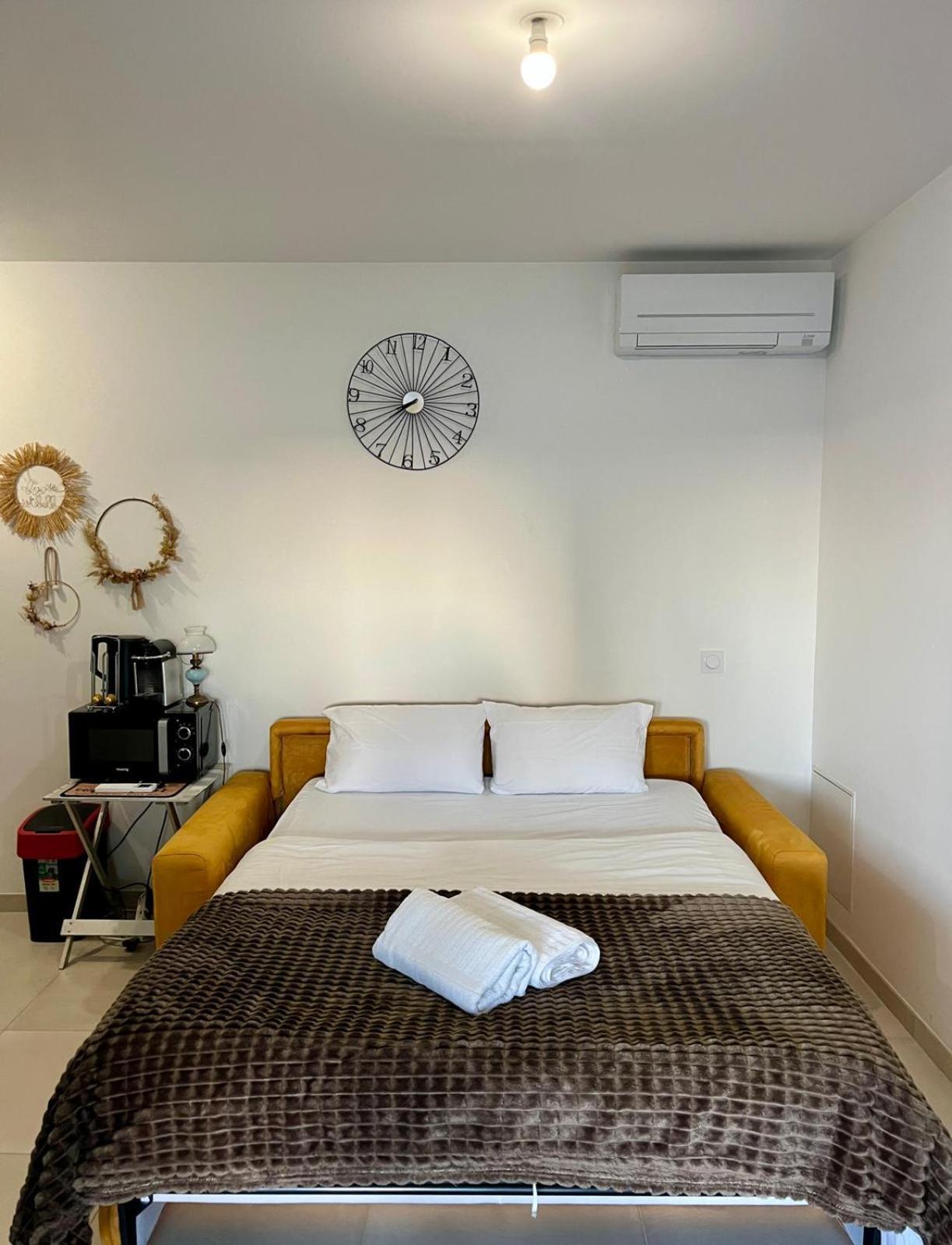 Studio Neuf Avec Acces Piscine Valergues Dış mekan fotoğraf