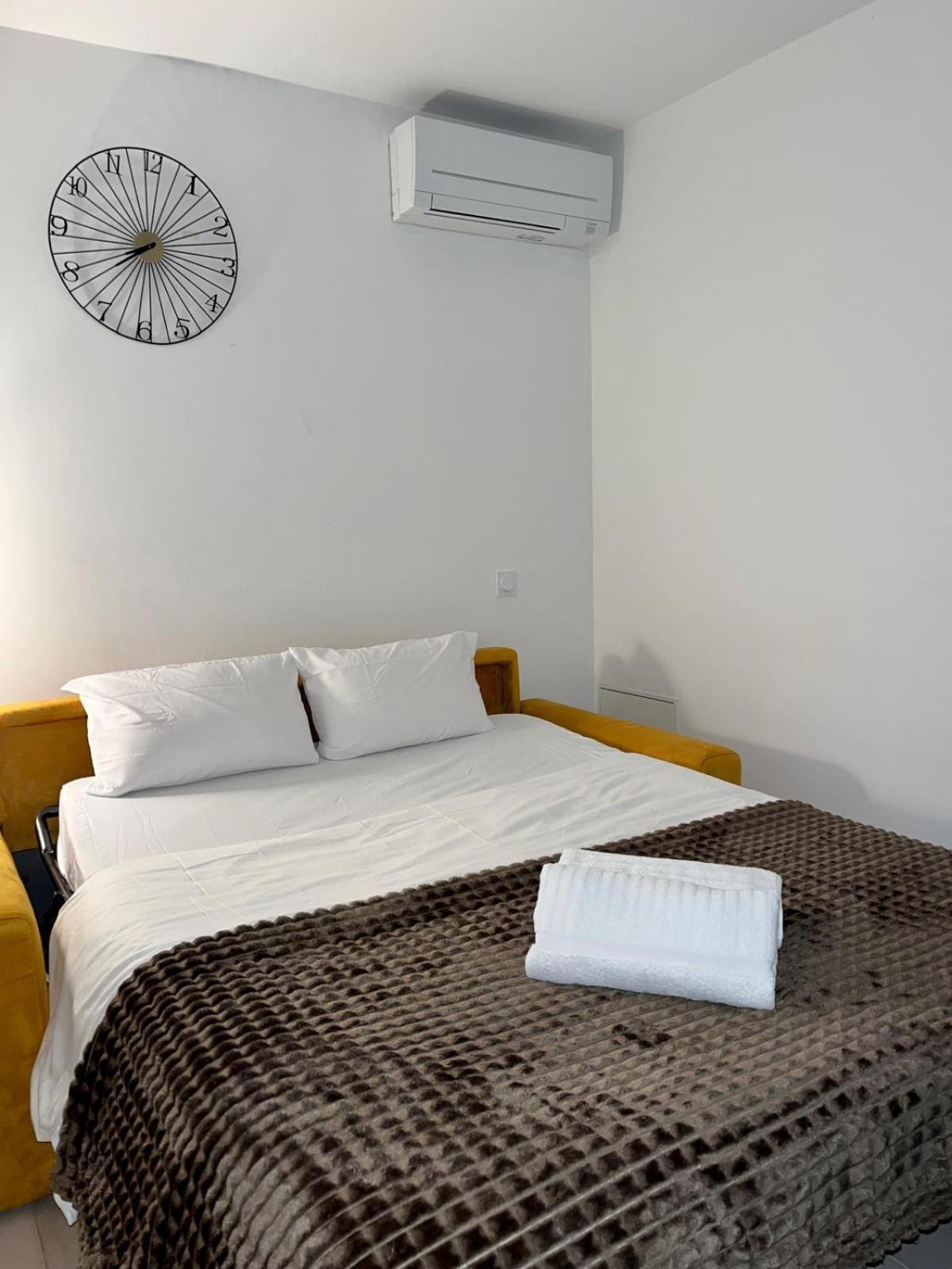 Studio Neuf Avec Acces Piscine Valergues Dış mekan fotoğraf